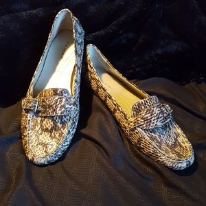 Tahari Leather flats 8 1/2M